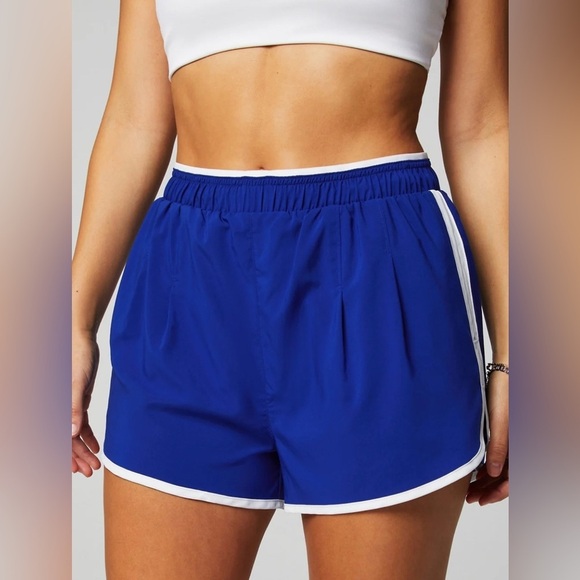 NWT Fabletics Heritage Dolphin Shorts Medium Item# 9V - Picture 3 of 7